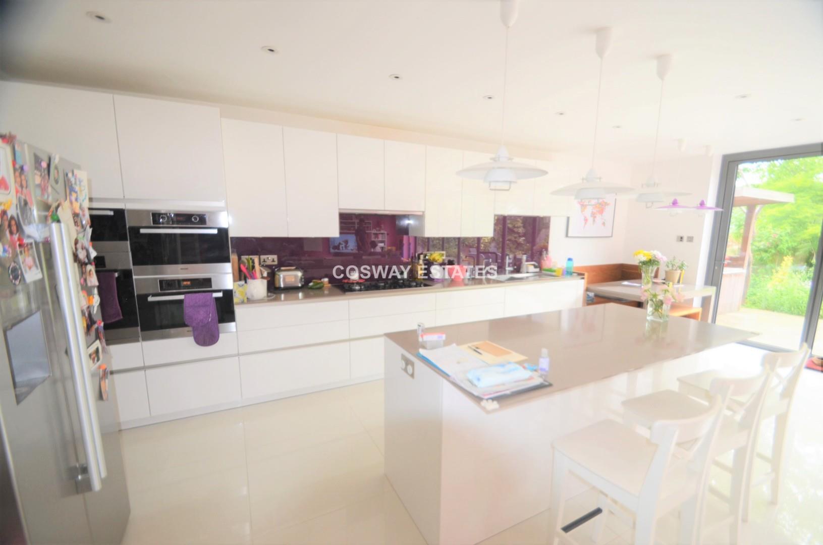 Sunbury Avenue, Mill Hill